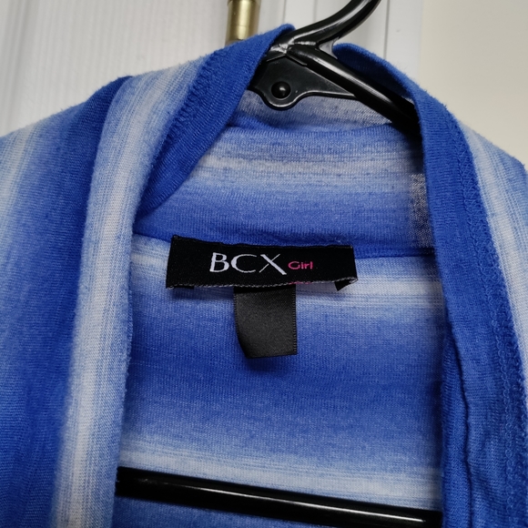 Blue and White Stripped Attached Cardigan and Shirt - Picture 5 of 8